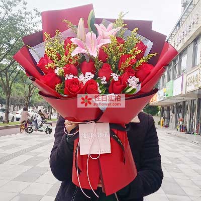 湘潭19朵红玫瑰百合，与你幸福前行