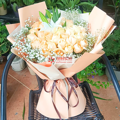 湘潭33朵香槟玫瑰百合，心里永远是你